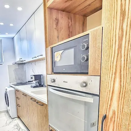 23° Bs Pazari Center Comfort * Tirana